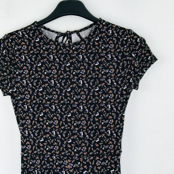 Urban Outfitters Women's XS Jumpsuit Black Floral Backless Short Sleeve AZ26 NWT - Picture 2 of 7